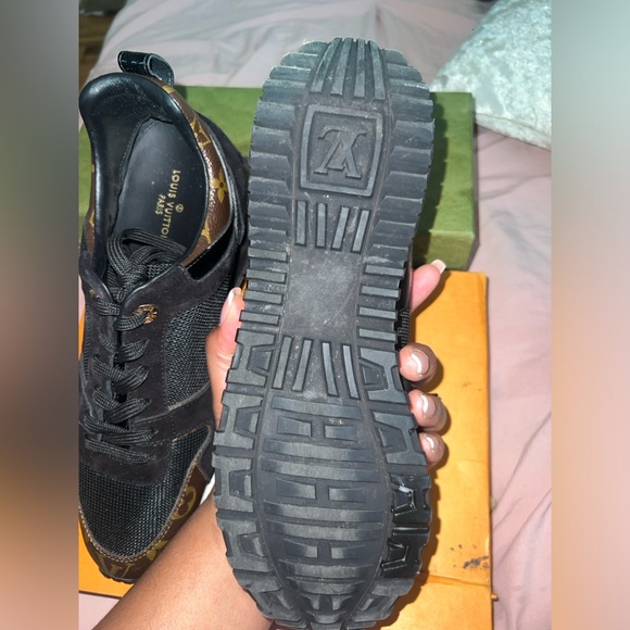 Louis Vuitton women sneakers - Picture 7 of 7